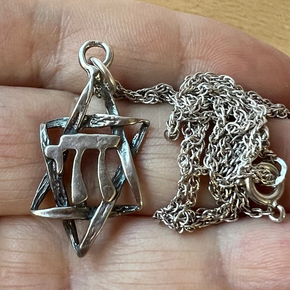 Jewelry - VINTAGE MAGEN DAVID STAR OF DAVID CHAI PENDANT NECKLACE 925 STERLING SILVER